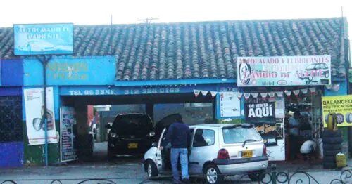 AUTOLAVADO Y LUBRICANTES EL PARIENTE AUTOLAVADO Y LUBRICANTES EL PARIENTE